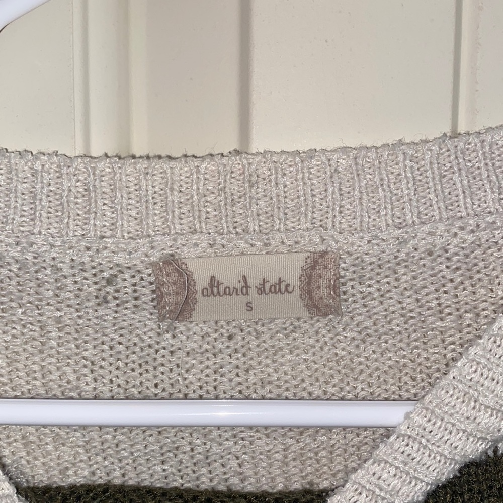 Striped Cropped Sweater - Picture 3 of 3